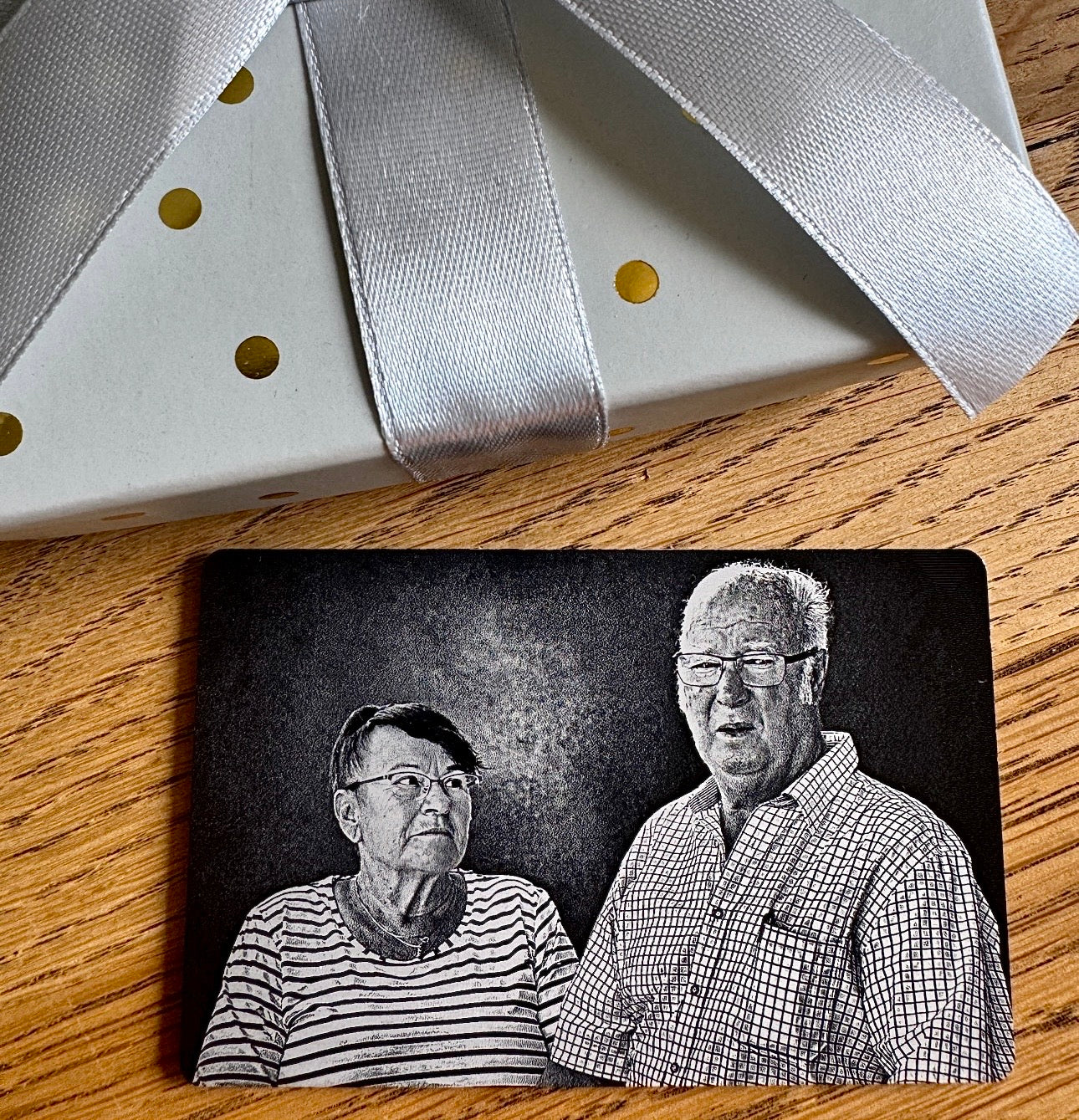 MEMORA – Fotogravur auf Aluminiumkarte